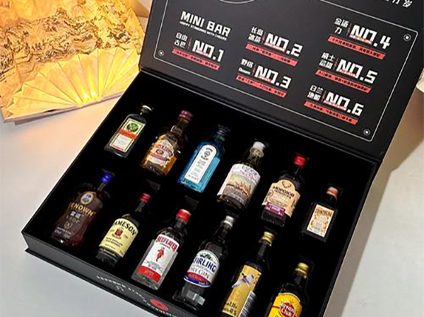 迷你酒盒興起：50ml小瓶裝背后的體驗經(jīng)濟邏輯
